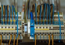 Quels sont les éléments à prendre en compte pour votre installation électrique intérieure ? installation electrique